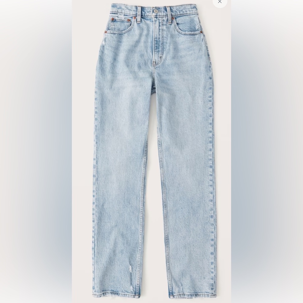 NWT Abercrombie Light Wash Jeans - Size 26 short (i’m 5’5 for reference)